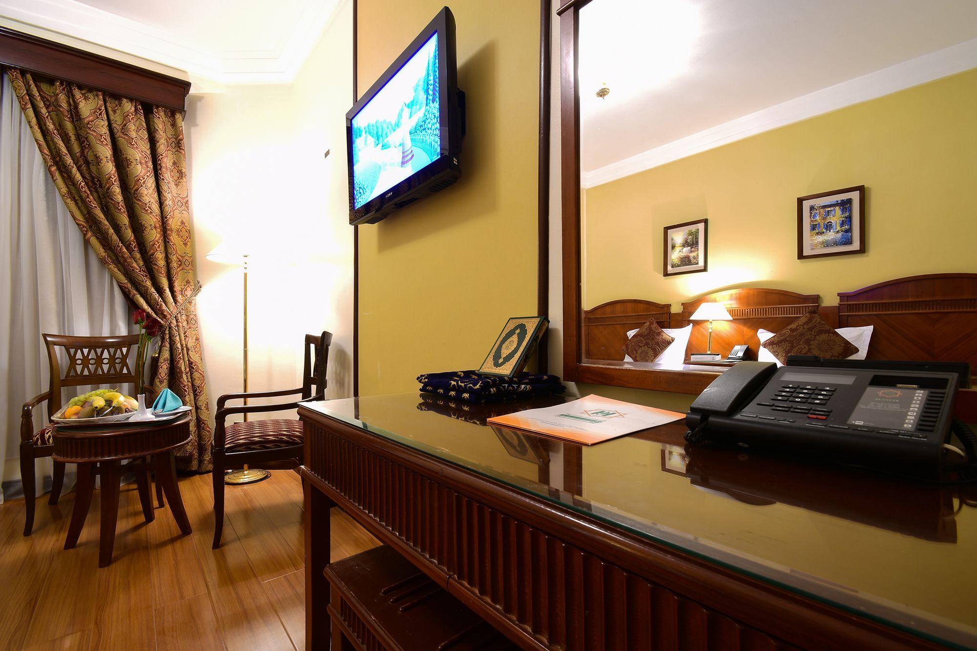 Al Ansar Golden Tulip Hotel Medina Exterior photo